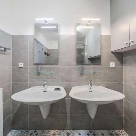 Wdf 2 Bedrooms Heart Of Cannes!! * カンヌ